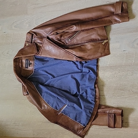 Massimo Dutti genuine leather moto jacket in size XS. - Picture 3 of 16